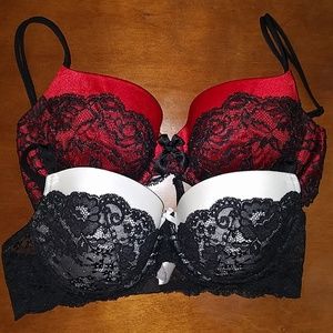 2 Victoria's Secret Bras 38 C lot